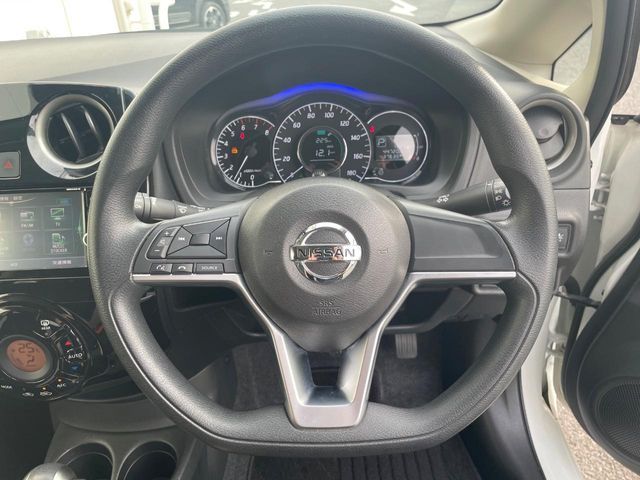 NISSAN NOTE 2017 Image 31