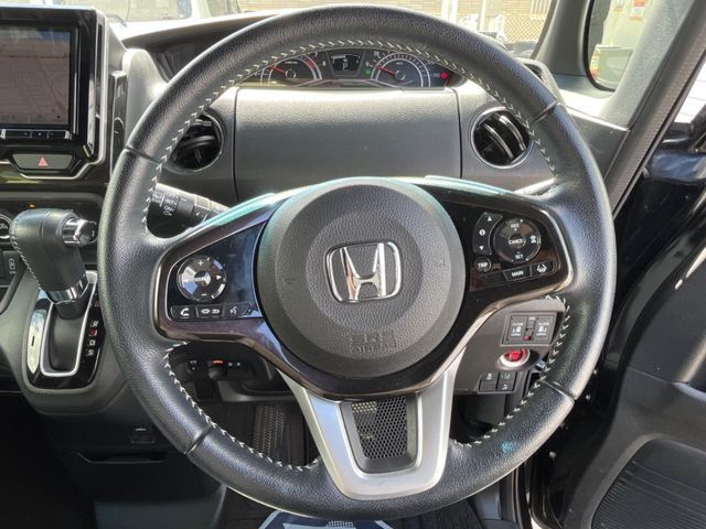 HONDA N BOX CUSTOM 2020 Image 31