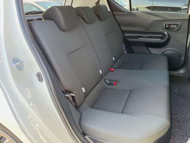 TOYOTA AQUA 2017 Image 31