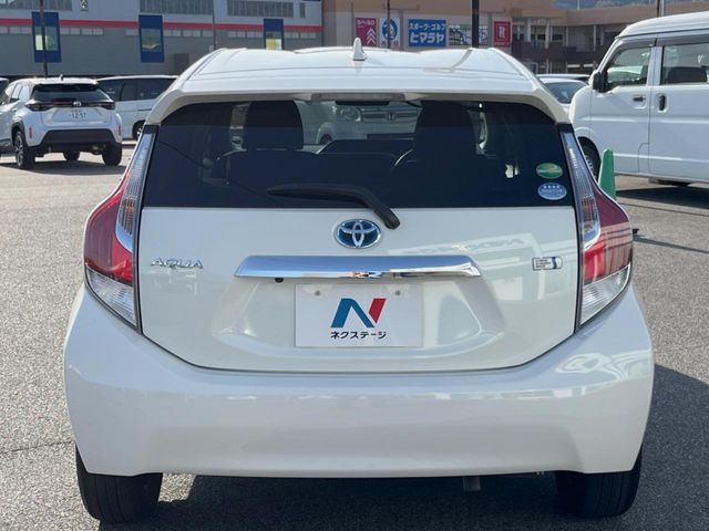 TOYOTA AQUA 2017 Image 31