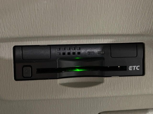 TOYOTA PRIUS 2012 Image 31