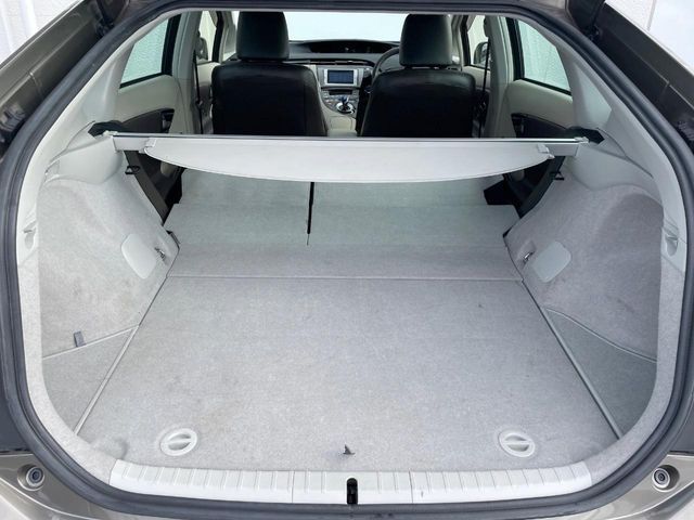 TOYOTA PRIUS 2012 Image 31