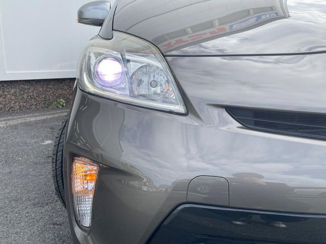 TOYOTA PRIUS 2012 Image 31