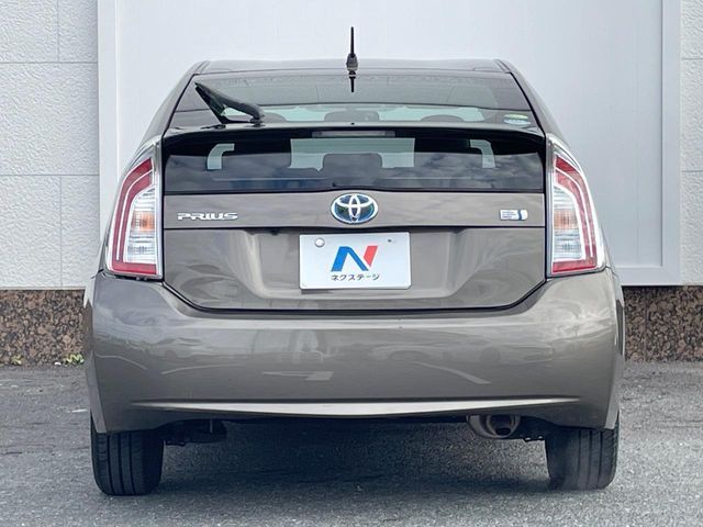 TOYOTA PRIUS 2012 Image 31
