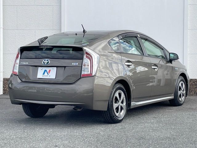 TOYOTA PRIUS 2012 Image 31