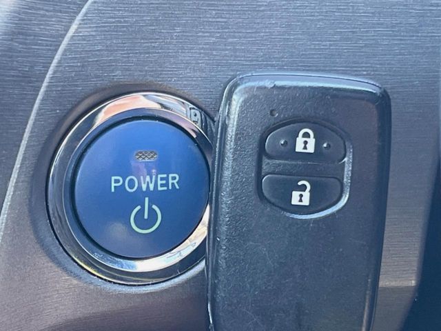 TOYOTA PRIUS 2013 Image 31