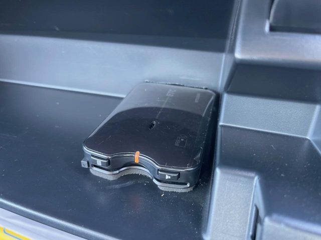 TOYOTA PRIUS 2013 Image 31