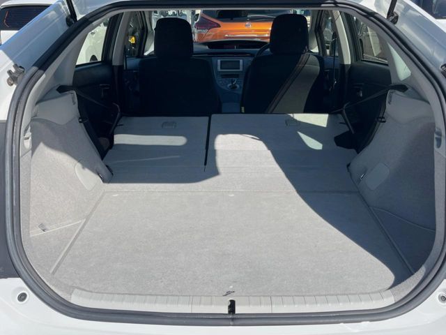 TOYOTA PRIUS 2013 Image 31