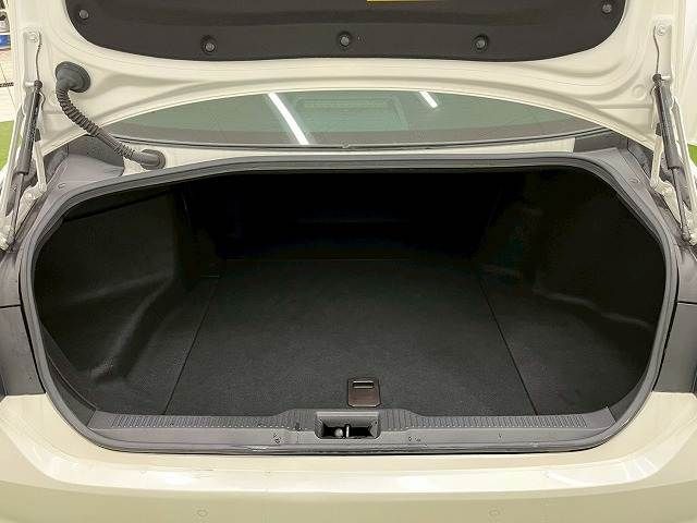 TOYOTA CROWN SEDAN HYBRID 2018 Image 31