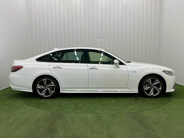 TOYOTA CROWN SEDAN HYBRID 2018 Image 31