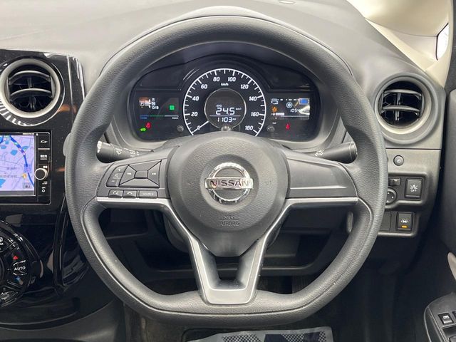 NISSAN NOTE 2017 Image 31