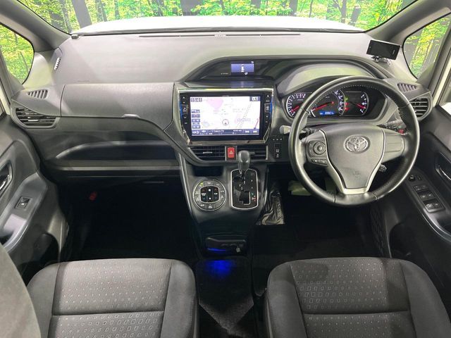 TOYOTA VOXY 2016 Image 31