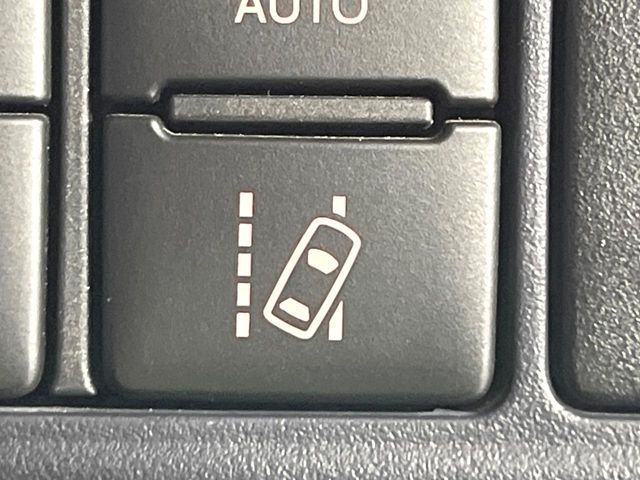 TOYOTA VOXY 2016 Image 31