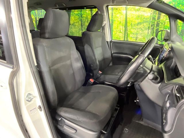 TOYOTA VOXY 2016 Image 31