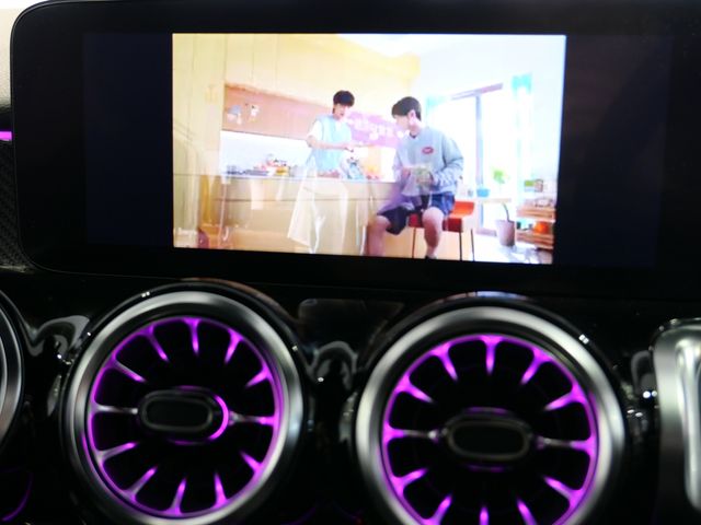 MERCEDES BENZ GLB 2023 Image 31