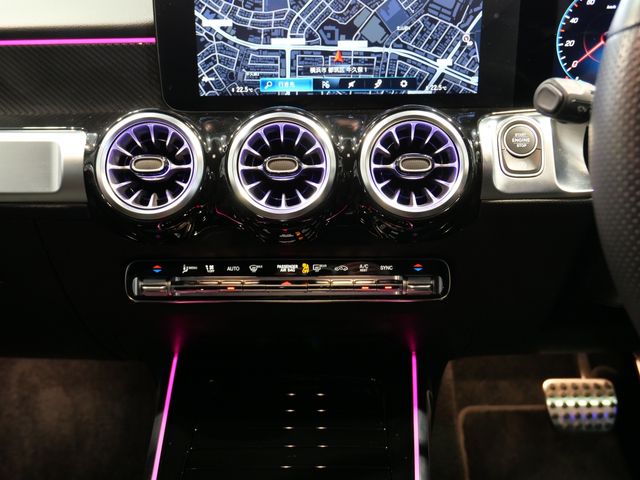 MERCEDES BENZ GLB 2023 Image 31