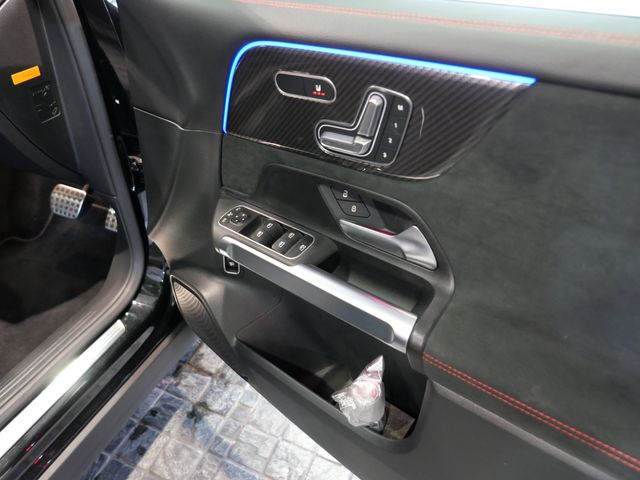 MERCEDES BENZ GLB 2023 Image 31