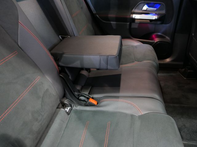 MERCEDES BENZ GLB 2023 Image 31