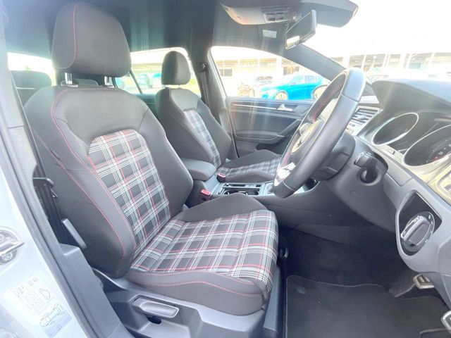 VOLKSWAGEN GOLF GTI 2015 Image 31