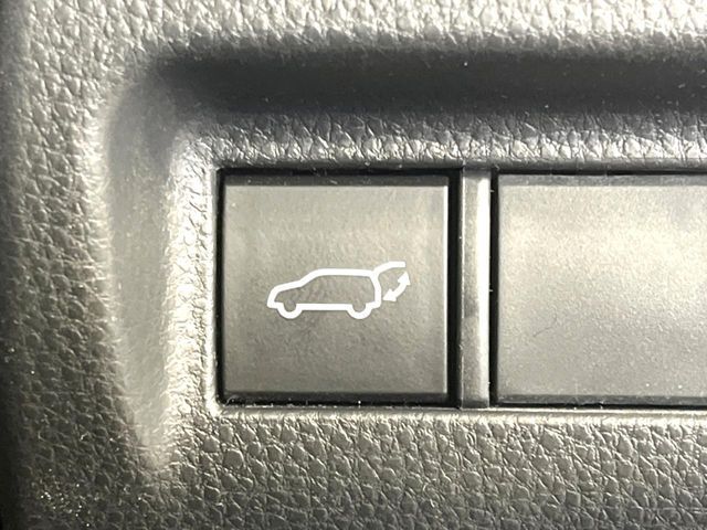 TOYOTA HARRIER HYBRID 2023 Image 31