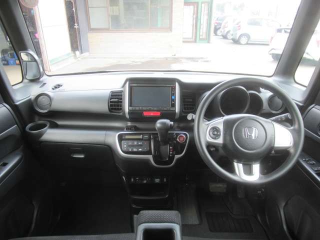 HONDA N BOX 2017 Image 31