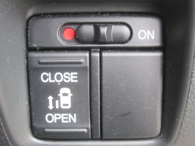 HONDA N BOX 2017 Image 31