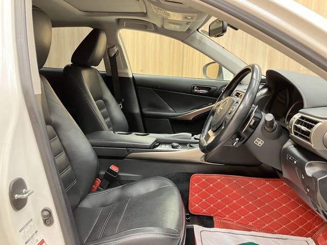 TOYOTA LEXUS IS300H 2013 Image 31