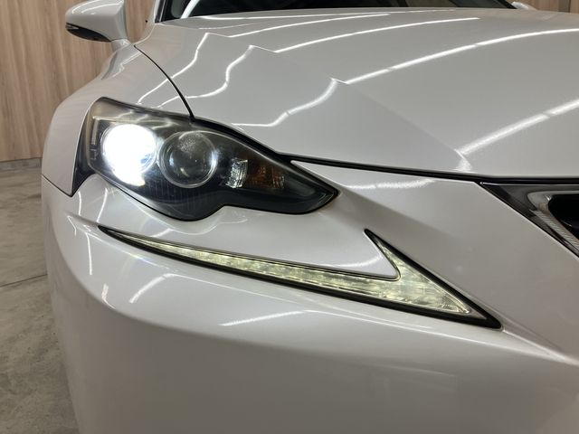 TOYOTA LEXUS IS300H 2013 Image 31