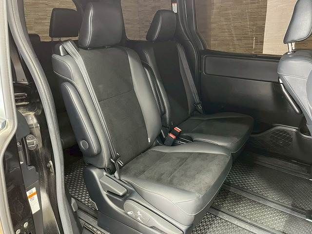 TOYOTA NOAH HYBRID 2019 Image 31