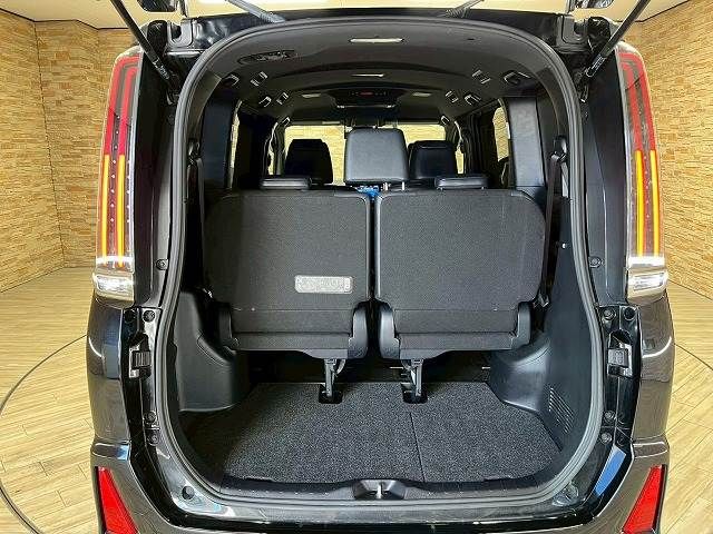 TOYOTA NOAH HYBRID 2019 Image 31