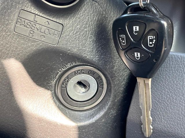 TOYOTA VOXY 2009 Image 31