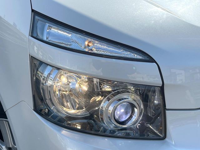 TOYOTA VOXY 2009 Image 31