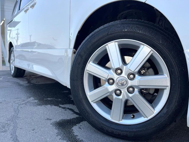 TOYOTA VOXY 2009 Image 31