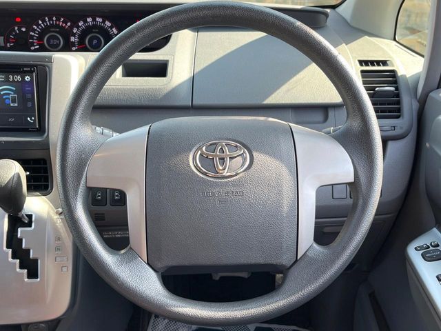 TOYOTA VOXY 2009 Image 31