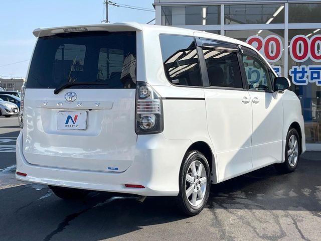 TOYOTA VOXY 2009 Image 31
