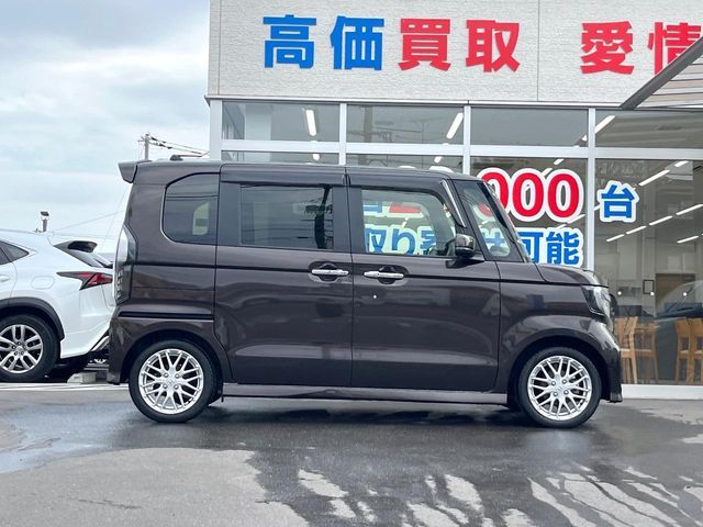 HONDA N BOX CUSTOM 2021 Image 31