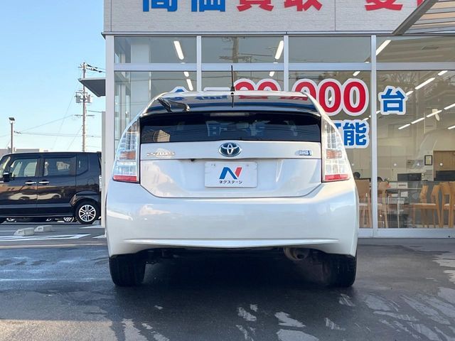 TOYOTA PRIUS 2011 Image 31