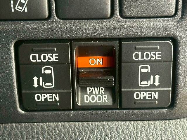 TOYOTA VOXY 2019 Image 31