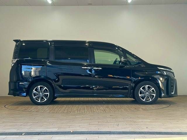 TOYOTA VOXY 2019 Image 31