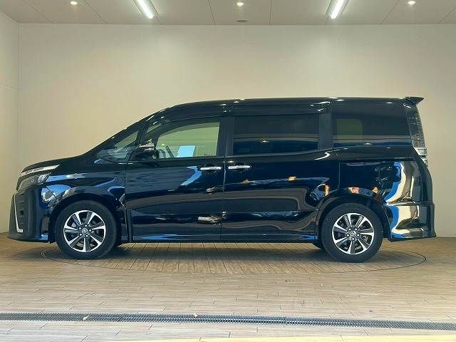 TOYOTA VOXY 2019 Image 31