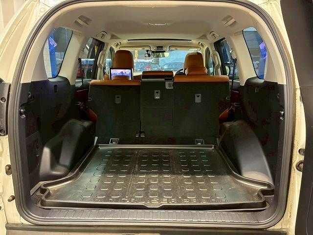 TOYOTA LANDCRUISER PRADO 2022 Image 31