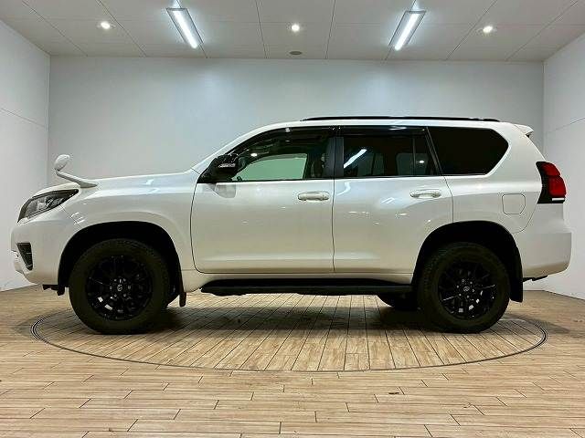 TOYOTA LANDCRUISER PRADO 2022 Image 31