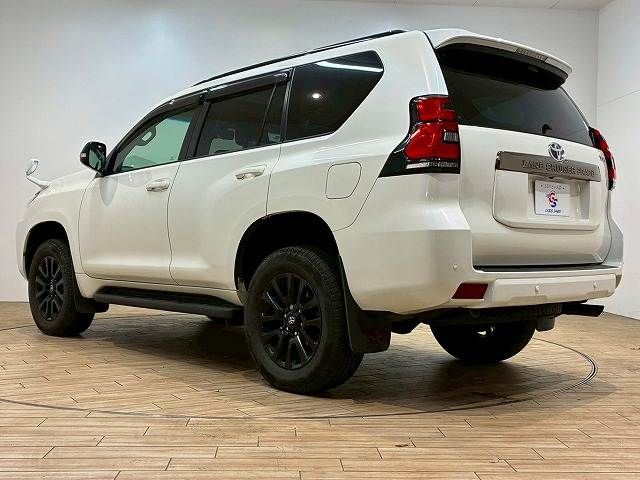 TOYOTA LANDCRUISER PRADO 2022 Image 31