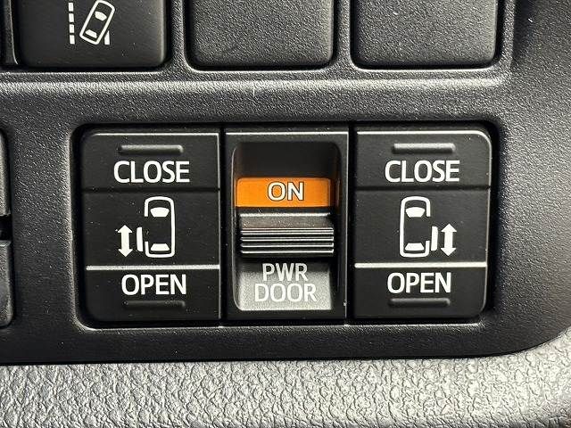 TOYOTA VOXY 2019 Image 31