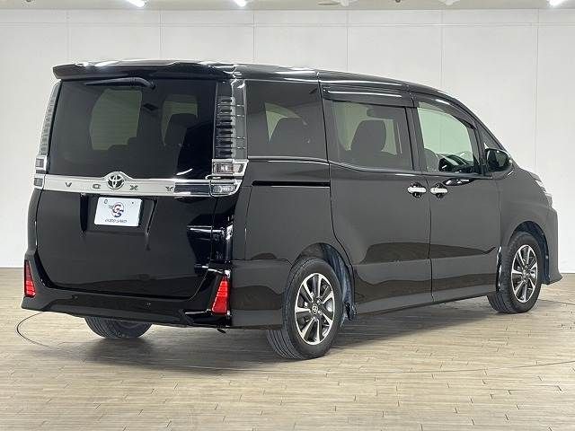 TOYOTA VOXY 2019 Image 31