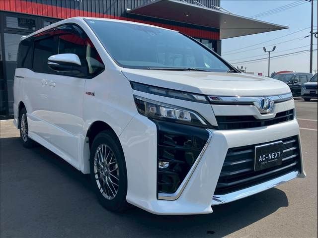 TOYOTA VOXY HYBRID 2018 Image 31