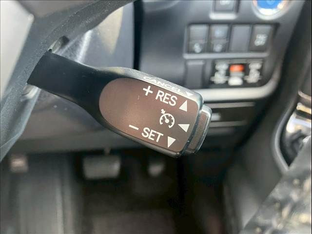 TOYOTA ESQUIRE HYBRID 2017 Image 31