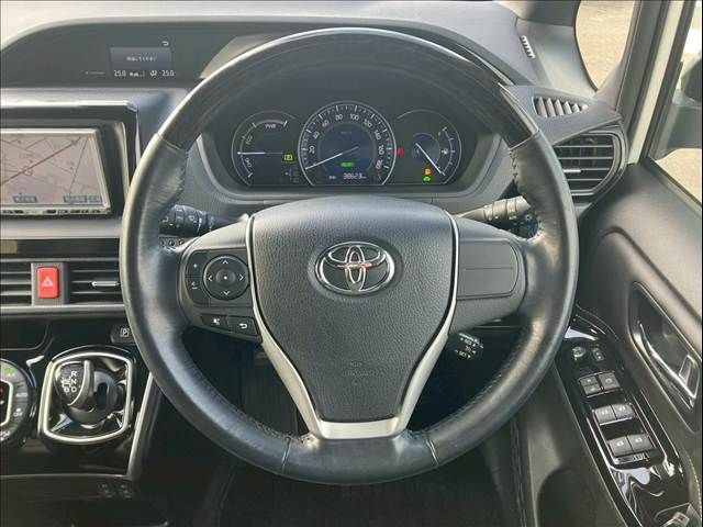 TOYOTA ESQUIRE HYBRID 2017 Image 31