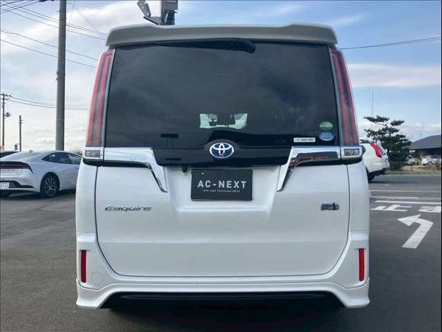 TOYOTA ESQUIRE HYBRID 2017 Image 31