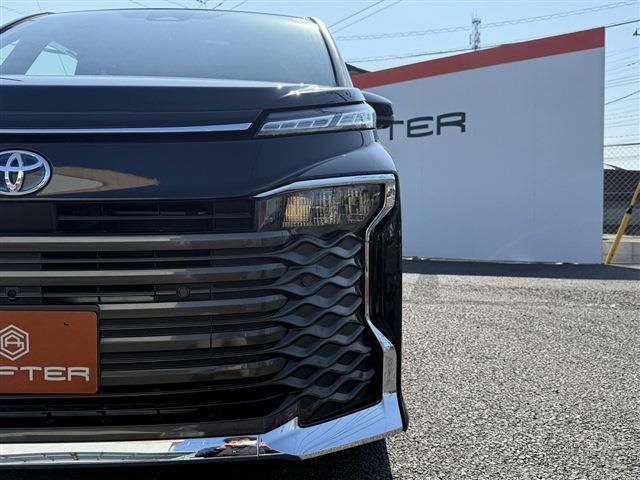 TOYOTA VOXY HYBRID 2022 Image 31